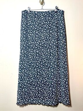 Forever 21 Black and White Floral Maxi Skirt